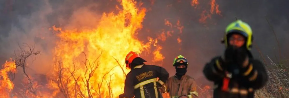 Onemi declara alerta roja en Curarrehue por incendio en Reserva Nacional Villarrica