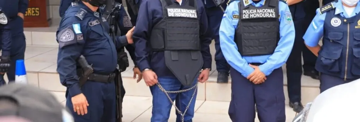 Detienen al derechista expresidente de Honduras Juan Orlando Hernández acusado de narcotráfico