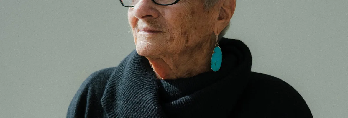 “Fuera de la violencia hacia la Poesía” de Margaret Randall