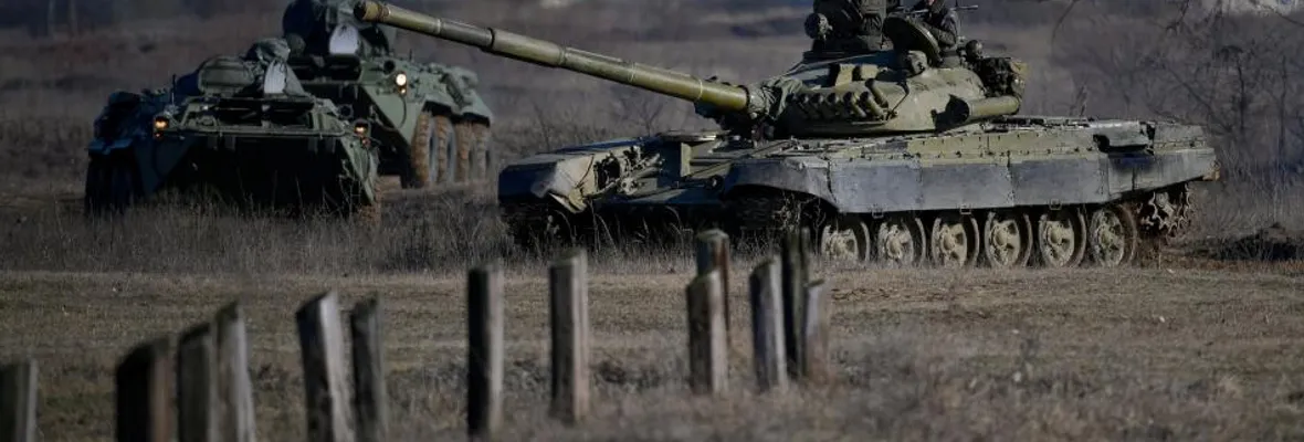 Ejército ruso se despliega en la periferia de la capital de Ucrania