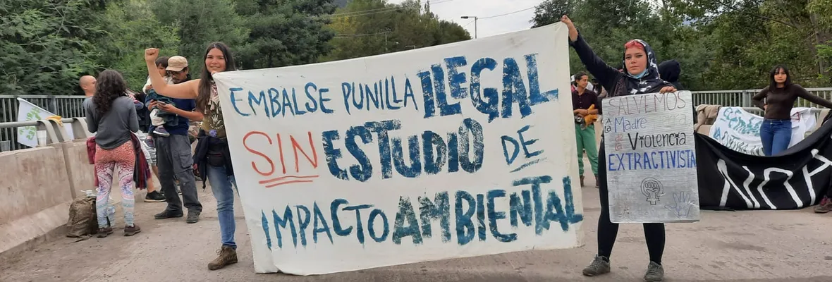 Manifestantes se tomaron puente en San Fabián para impedir llegada de nueva concesionaria del proyecto Embalse Punilla en el río Ñuble