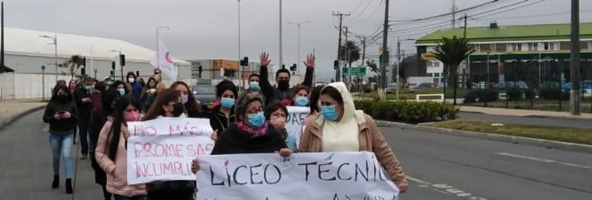 Asistentes de la educación de Liceo Técnico de Talcahuano en paro exigen al municipio mayor dotación paradocente ante constantes hechos de violencia