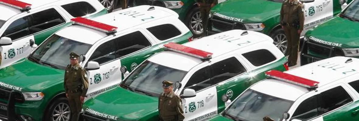 Autos de alta gama Dodge de Carabineros comprados en Gobierno de Piñera llegaron al fin de licitaciones: tendrían excesivo costo