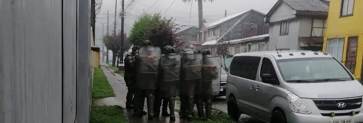 Represión policial en Lebu deja a dos personas heridas tras visita masiva a presos políticos mapuche