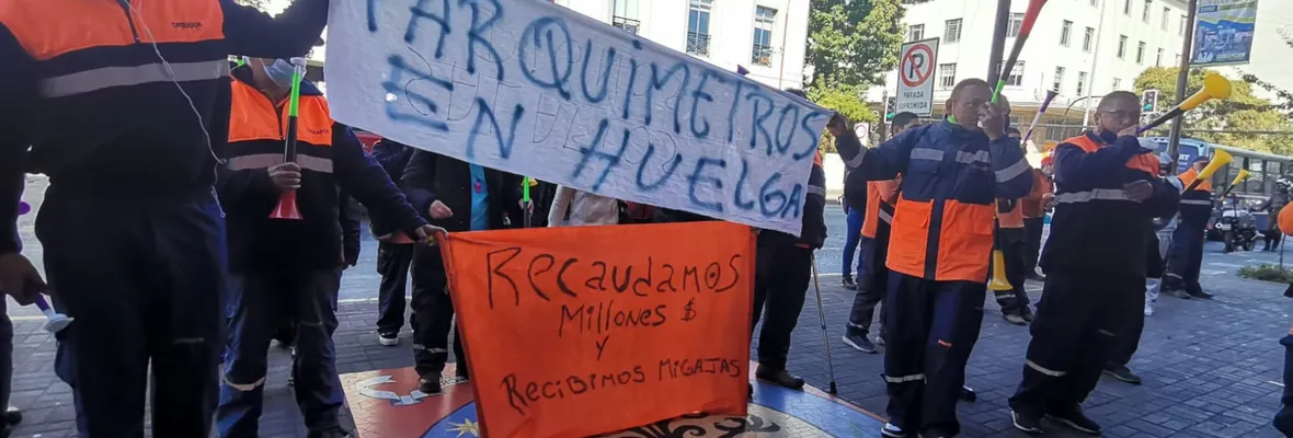 Trabajadoras/es cobradores de parquímetros en paro de Concepción acusan recibir migajas pese a millonarias recaudaciones diarias