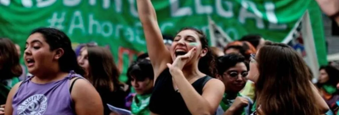 Garantizar el acceso a la salud sexual reproductiva de mujeres y disidencias sería posible si se Aprueba la Nueva Constitución