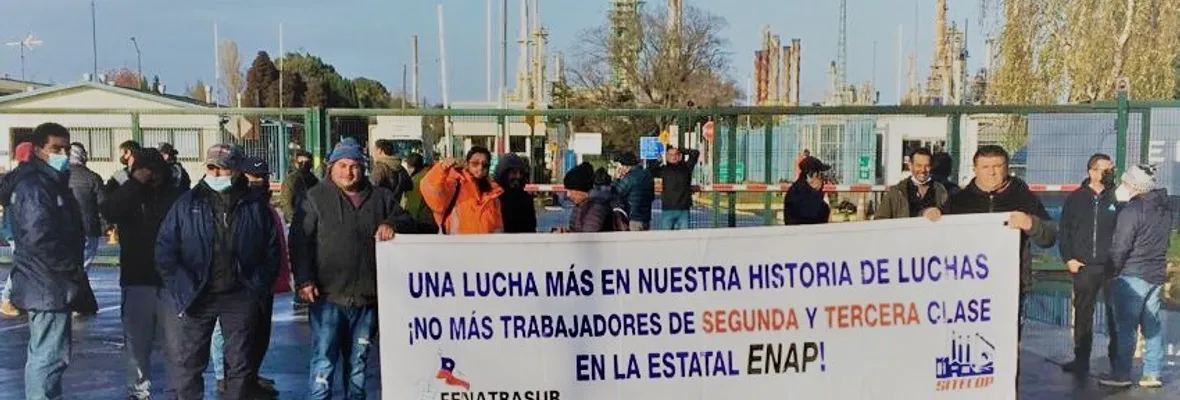 "No sé qué pesa más, si el directorio de ENAP o el Gobierno": Subcontratados llegaron en caravana a presionar intervención de Delegación Presidencial en su conflicto laboral