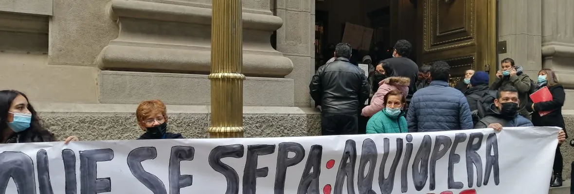 Por el derecho a una vivienda digna: Se toman Banco Central exigiendo rebaja en la tasa de interés en créditos hipotecarios