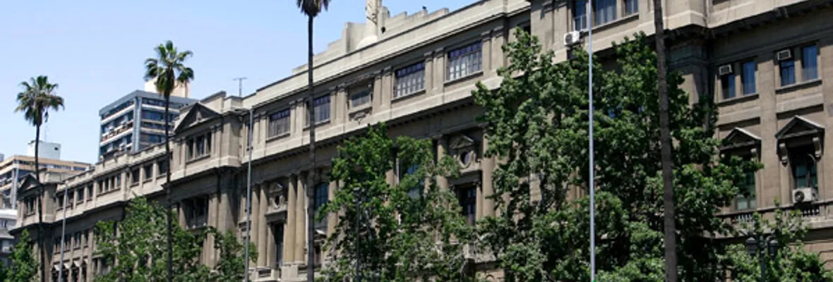 Víctimas de cura formado por Karadima acusado de acoso en la UC denuncian encubrimiento por parte de Fundación para la Confianza y Chilevisión