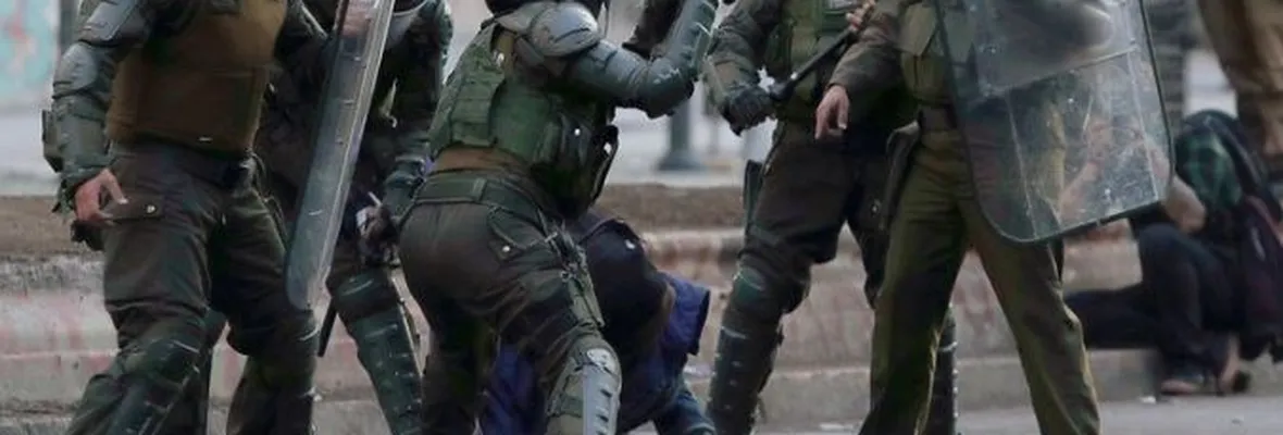 Confirman condena contra carabineros que golpearon salvajemente a chico de 13 años y culparon a manifestantes