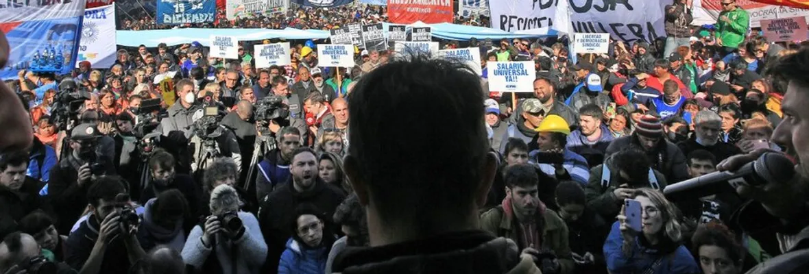 Movimientos Sociales salen a la calle nuevamente: exigen salario universal en Argentina