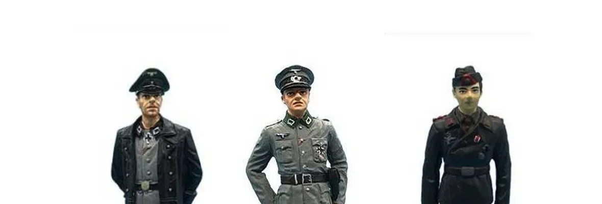 El Mercurio ofrece oficiales nazis en miniatura a sus suscriptores