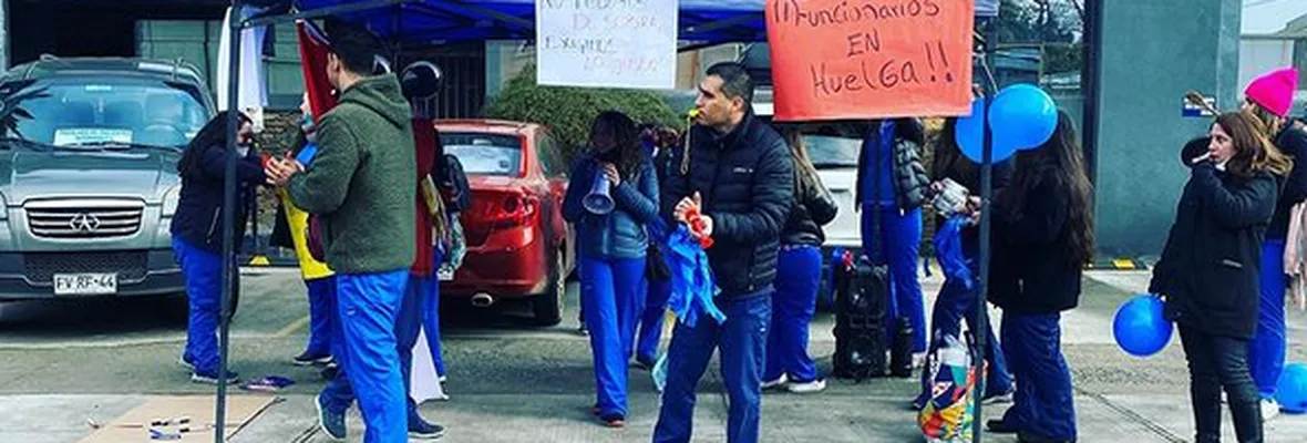 Trabajadores/as cumplen cuatro días en huelga por mejores condiciones laborales en clínica Intermédica División Diálisis en Talca