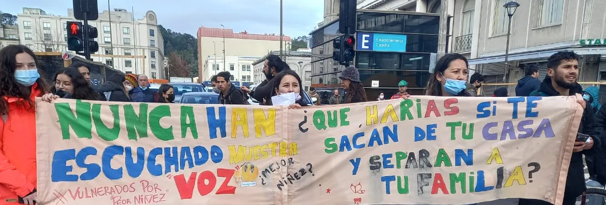 "Es más fácil cerrar y lavarse las manos": Colaboradoras/es del hogar Carlos Macera protestaron en Concepción contra el Servicio Mejor Niñez y su decisión de cerrar residencia