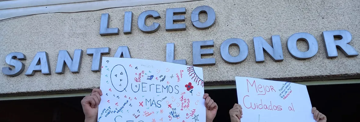 Goteras, robos, falta de internet y teléfono: El abandono municipal que padece la comunidad educativa del liceo Santa Leonor