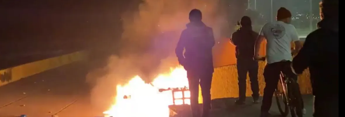 Asesinato de joven boliviano en Antofagasta desata protestas y quema de enseres de venezolanos