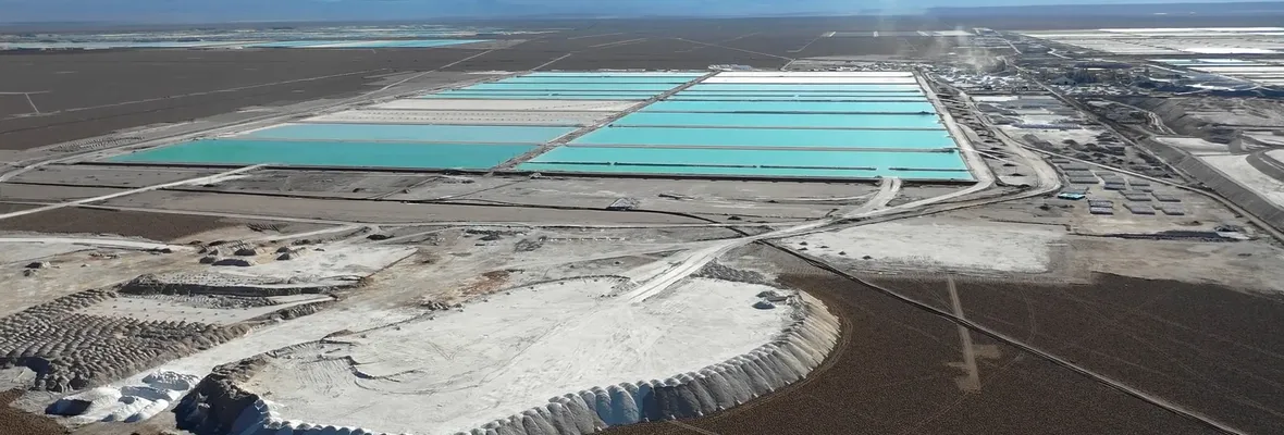 Proyecto educativo muestra impacto de producción de autos eléctricos en desierto de Atacama por extracción de Litio
