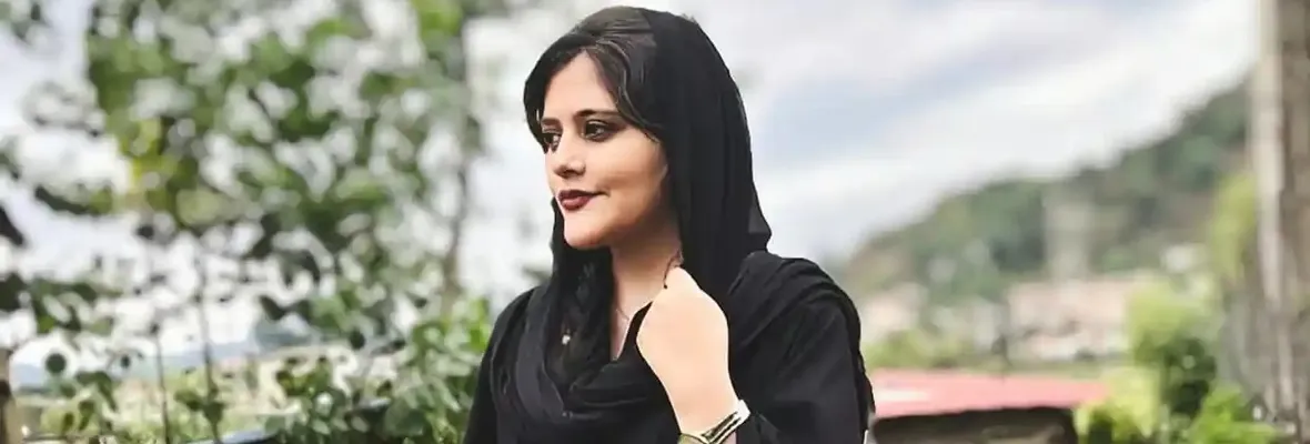 Mahsa Amini: La extraña muerte de una joven por no usar velo en Irán