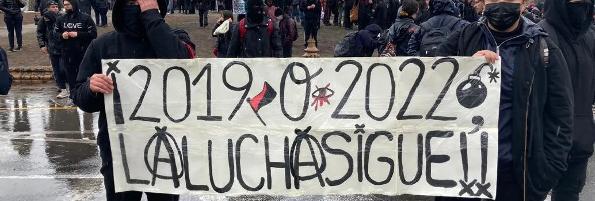 Colegios que se llueven y desayunos con un cuarto de pan por estudiante: Los motivos de las protestas secundarias en las calles