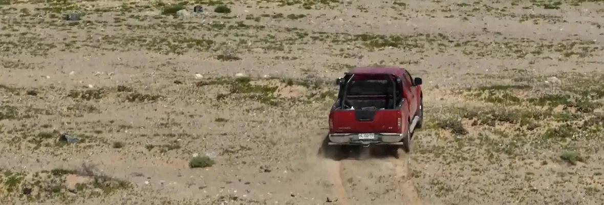 Vicepresidente de asociación minera de Copiapó destruyó parte del desierto florido con su camioneta y luego se tomó fotos