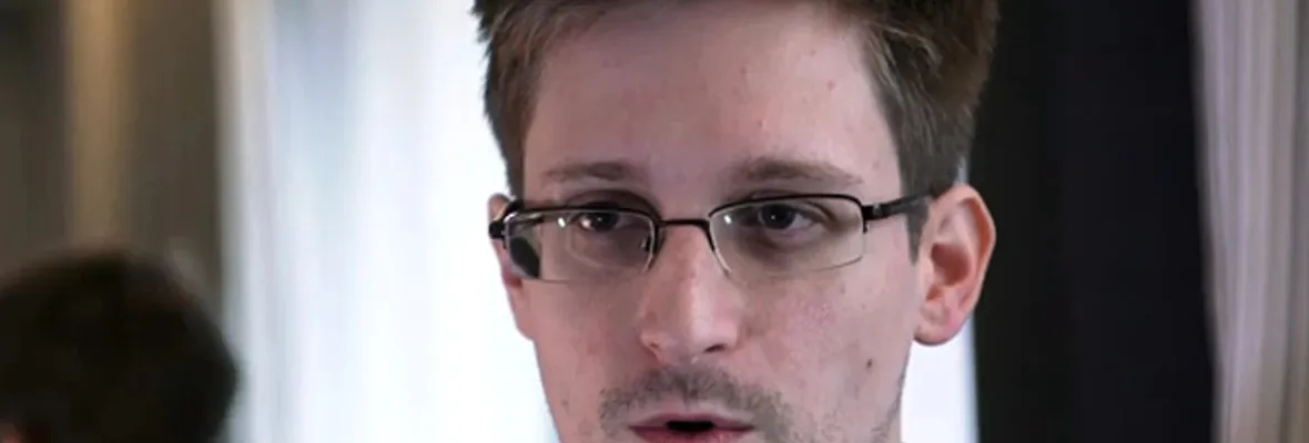 Rusia otorga la ciudadanía al activista Edward Snowden