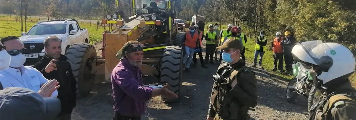 Para avanzar en obras de parque eólico: Carabineros desalojó resguardo que mantenían vecinas/os en camino rural de Las Trancas