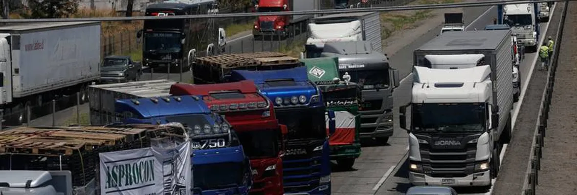 ¿Ley pareja? Sin represión ni detenidos Gobierno invocó Ley de Seguridad Interior del Estado ante cortes de ruta de camioneros