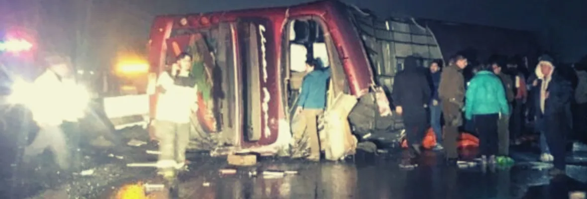 Condenan a representante legal y jefe de mecánicos de Línea Azul por permitir funcionamiento de bus en mal estado en que murieron seis personas
