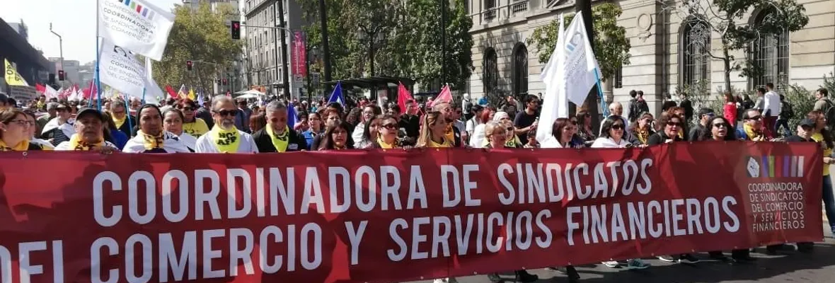 Trabajadores/as del comercio exigen al Gobierno el cierre del retail a las 19:00 horas