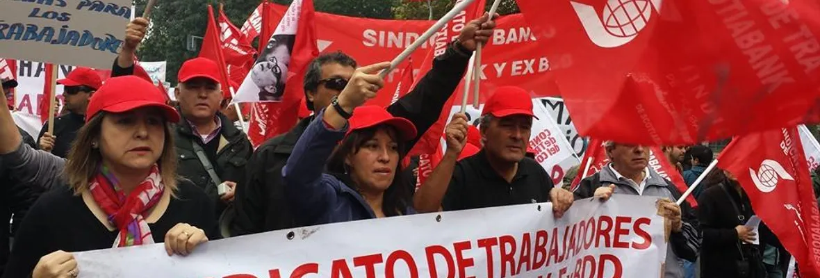 Tras 14 años de lucha sindical: Obligan a banco Scotiabank a pagar deuda de asignación a trabajadrores/as