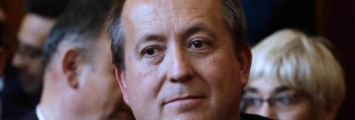 Inclinación por abogado Valencia a Fiscal Nacional revive críticas por su defensa en delitos sexuales y su cercanía con el presidente del Senado