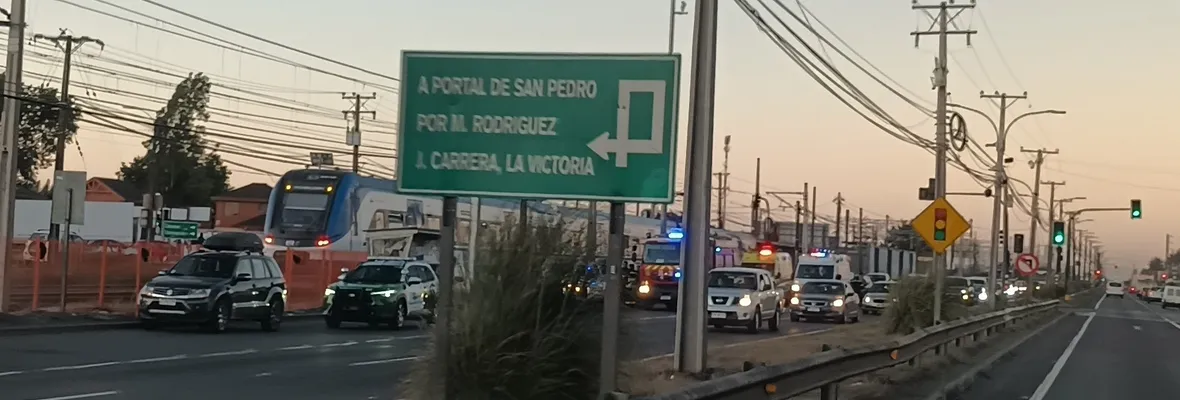 Choque entre dos vehículos de Carabineros en Ruta 160 provocó enorme taco en San Pedro de la Paz