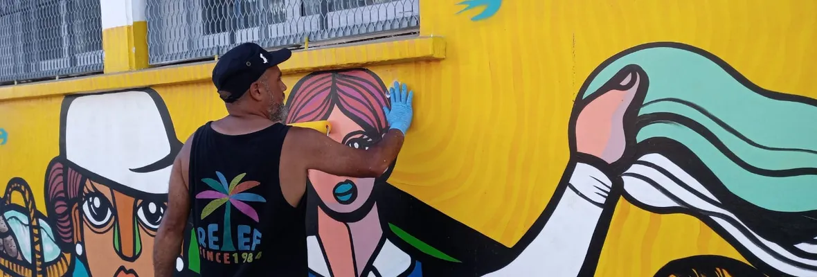 Restauran mural que había sido vandalizado por delincuentes en centro de Concepción