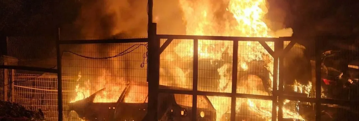 Colonos israelíes atacan aldeas palestinas dejando un muerto y decenas de casas quemadas
