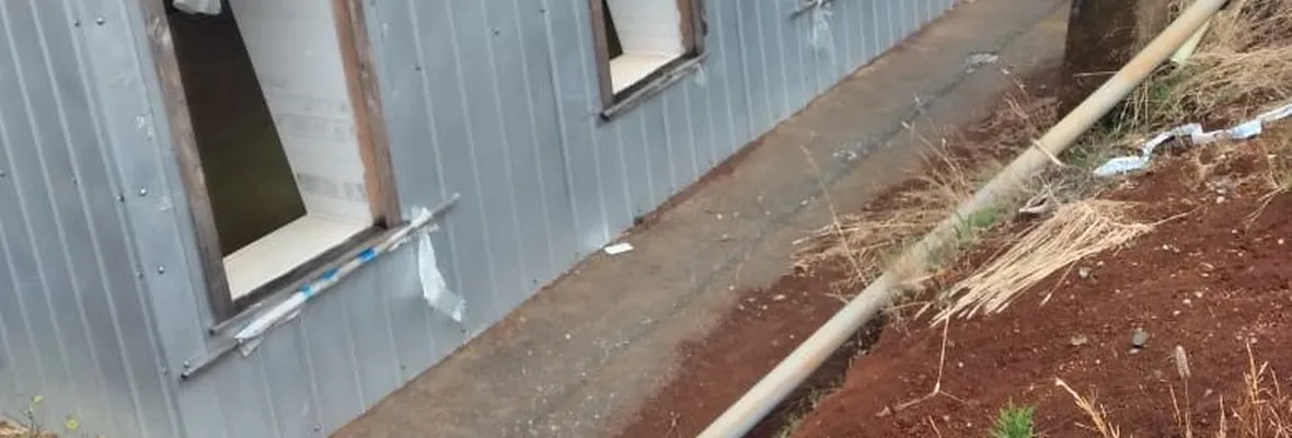 Estudiar sin agua y con una infraestructura que se cae a pedazos: El drama de los niños de la escuela Primer Agua de Tirúa