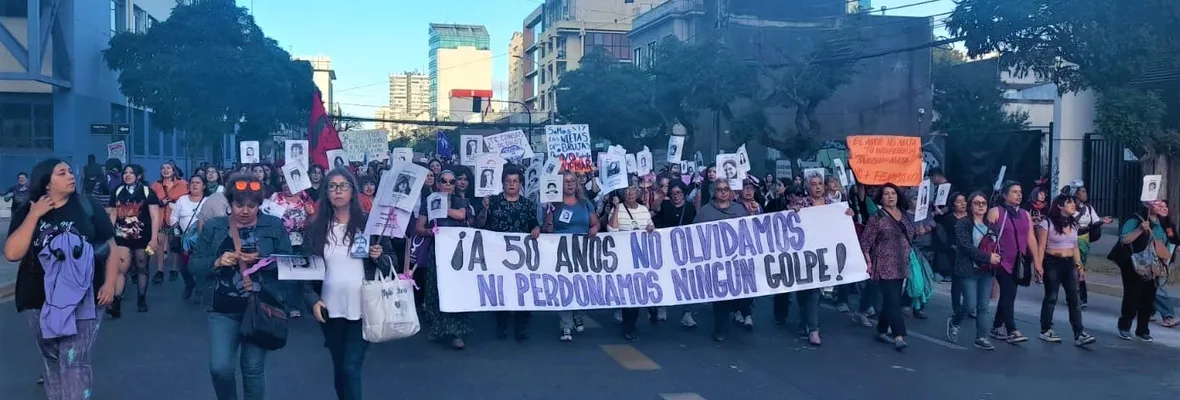 Galería de imágenes: Multitudinaria marcha de mujeres repletó el centro de Concepción este 8M