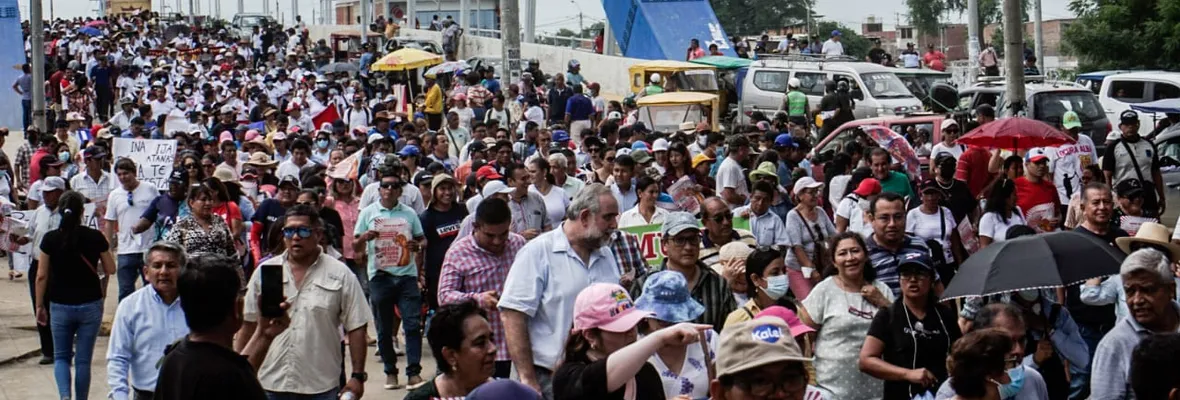 Perú: Cortes de ruta y protestas en los norteños departamentos de Piura, Tumbes y Lambayeque , denuncian abandono estatal tras las lluvias
