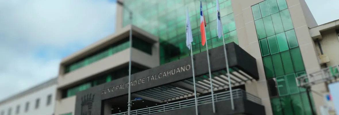 Trabajadores de la Educación Pública de Talcahuano acudieron a Contraloría para denunciar el atraso en el pago de sus cotizaciones por parte del municipio