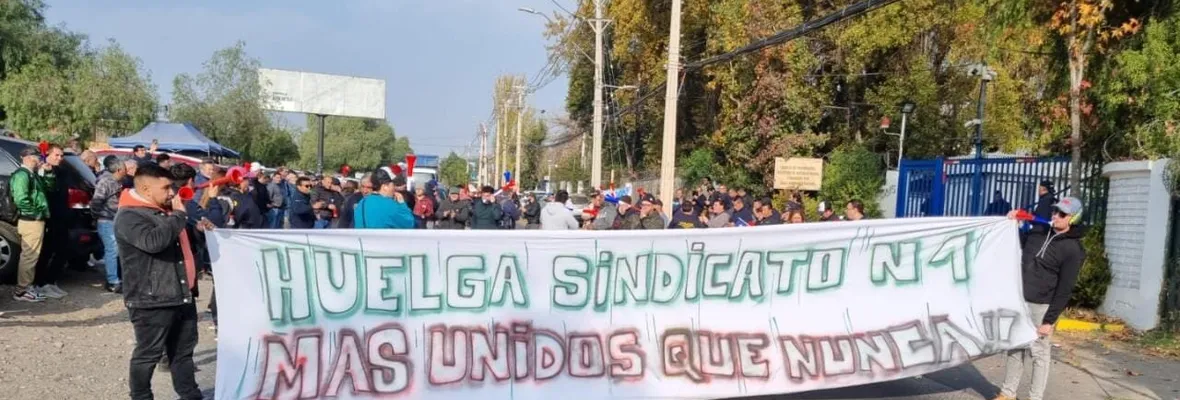 Trabajadores en huelga de Vulco S.A. exigen reajuste salarial luego más de 10 años de sueldos estancados