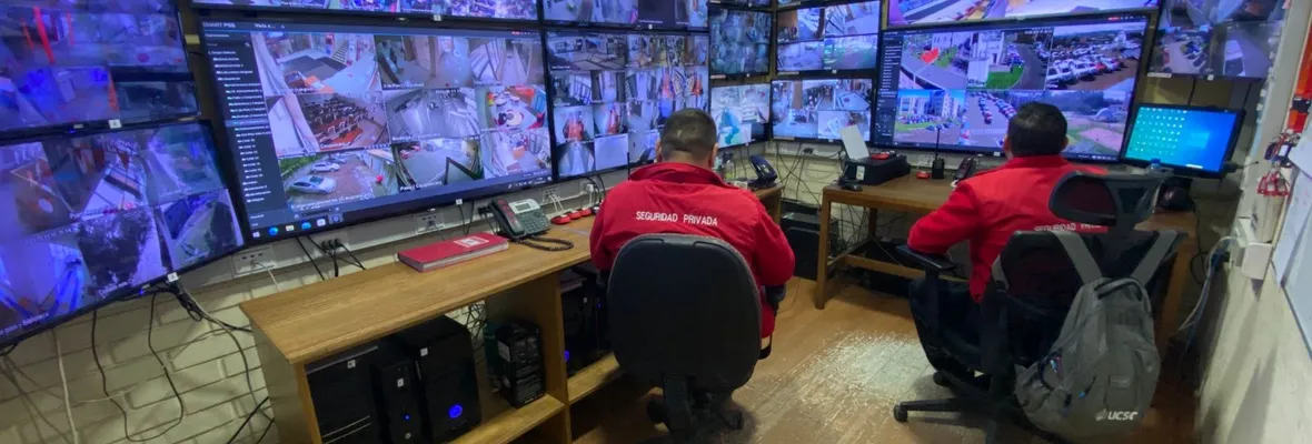 Ratones, olores de alcantarillado, frío y hasta falta de sillas: Trabajadores de la central de cámaras de seguridad UCSC acusan malas condiciones laborales