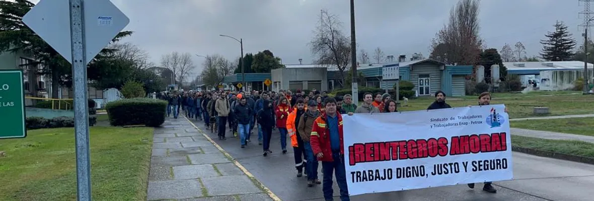 Masiva movilización al interior de Refinería Bio Bío en respaldo a dirigentes en huelga de hambre hace 7 días