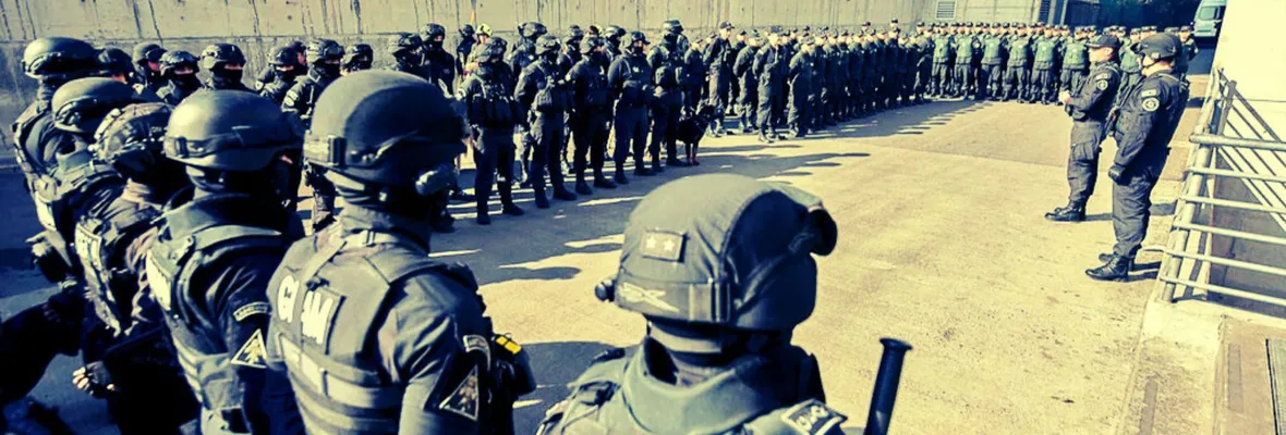 Gendarme formalizado luego de ser sorprendido entregando paquete con celulares, pasta base y marihuana al interior de penal Biobío
