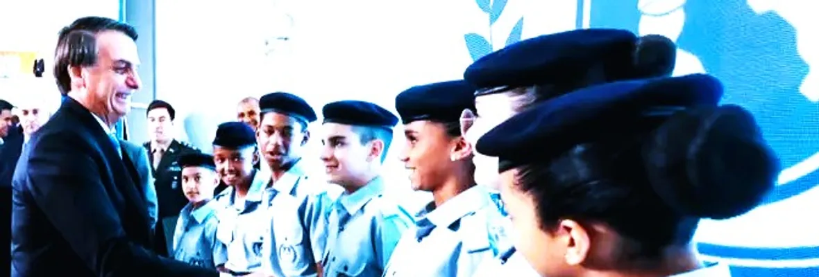 Lula cerró programa de escuelas cívico-militares implementado por Bolsonaro
