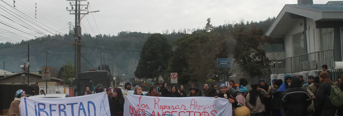 "No somos delincuentes": Continuará proceso judicial contra jóvenes imputados en conflicto por Central Rucalhue