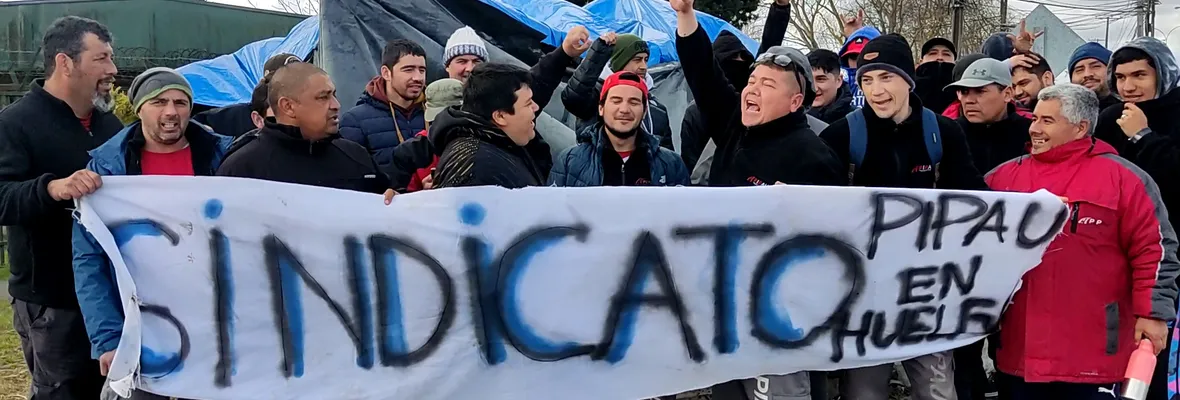 Trabajadores de Pipau Talcahuano en huelga por mejoras laborales: "Hay choferes que manejan casi 14 horas"