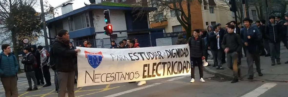 Herido de muerte por el neoliberalismo: Liceo Enrique Molina cumple 200 años