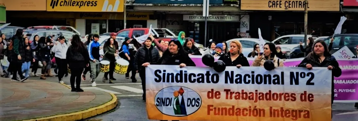 “No hay plata pa´ las tías, pero sí para lencería”: Trabajadoras/es de Fundación Integra en paro acusan incumplimientos desde el Gobierno