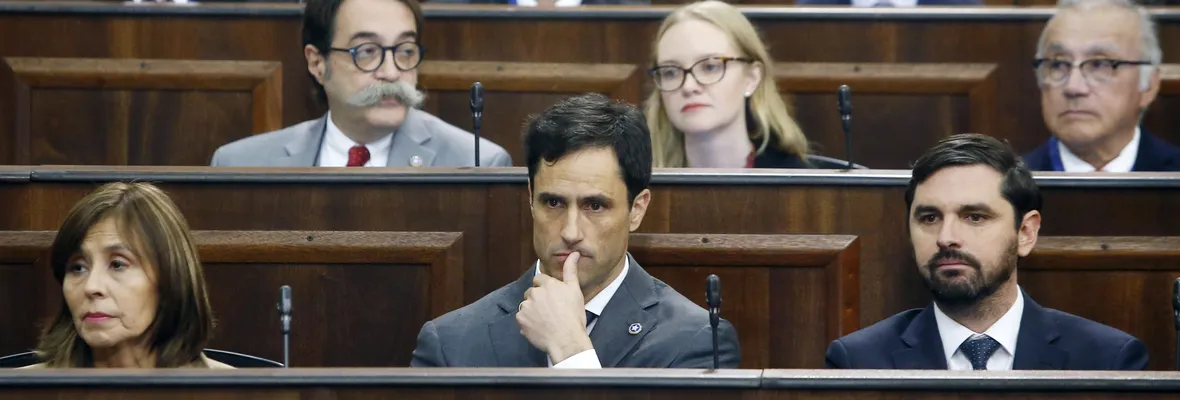 Solo un 8% se inclina hacia el 'A Favor' en la propuesta de Constitución según la última Encuesta CEP