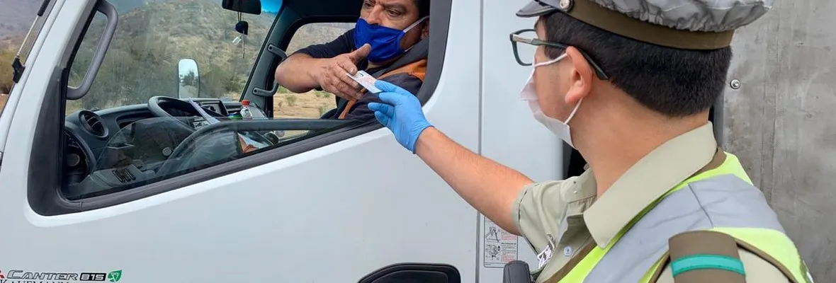 Un excarabinero y otro en servicio fueron detenidos como parte de banda dedicada al robo de camiones en Valparaíso
