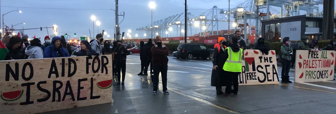 Boicot popular: Manifestantes mantienen bloqueado puerto en EEUU para impedir zarpe de barco que llevaría armas a Israel